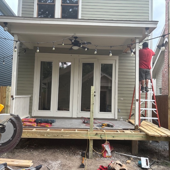 2019 "COUNTRY CHARM" SEASONAL HAND PAINTED CHURCH w/ Original Box - Picture 3 of 9